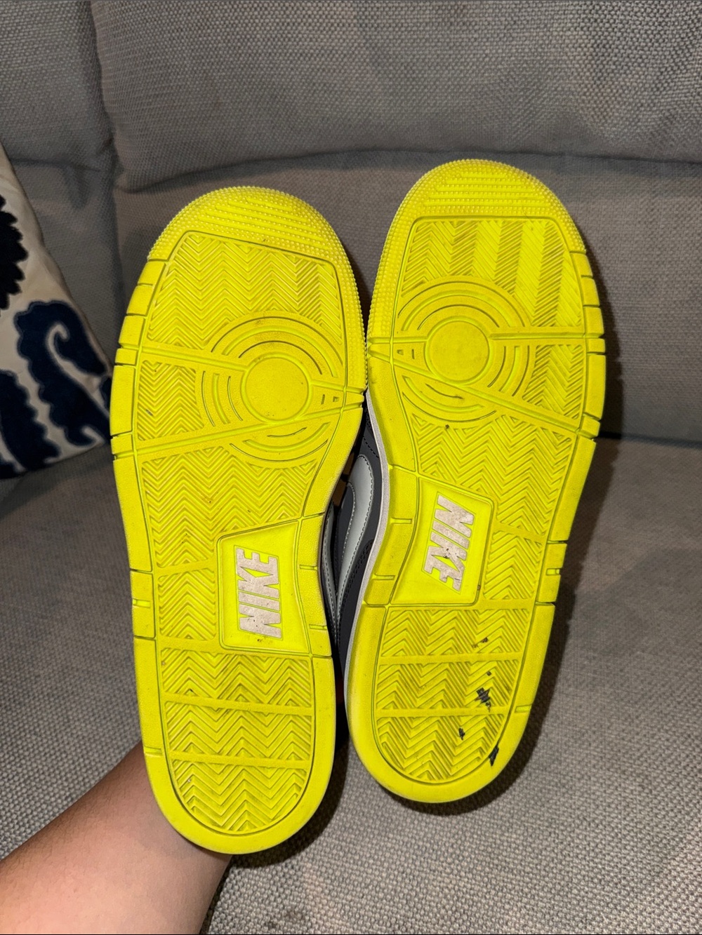 Nike Air Prestige III High-Top Sneakers - Picture 6 of 6